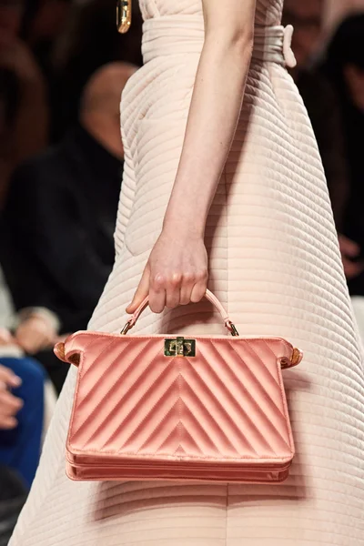 Look 14